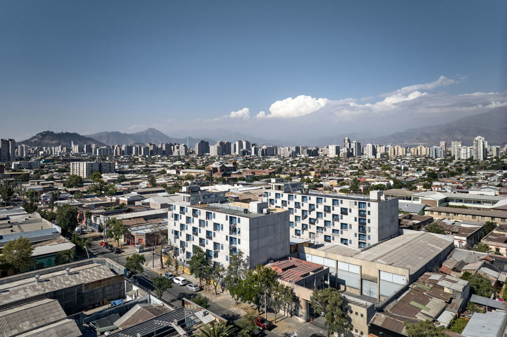 Edificio San Isidro en el corazón del barrio Matta Sur.